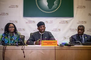 Bankole Adeoye lors d’une conférence de presse au 38ᵉ sommet de l’Union africaine (UA), au siège de l’UA à Addis-Abeba, le 16 février 2025. © Marco Simoncelli / AFP