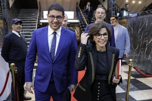 Le ministre marocain de la Jeunesse, de la Culture et de la Communication, Mohamed Mehdi Bensaid, accompagne la ministre française de la Culture, Rachida Dati, après leur rencontre à Rabat, le 16 février 2025. © Abdel Majid BZIOUAT / AFP