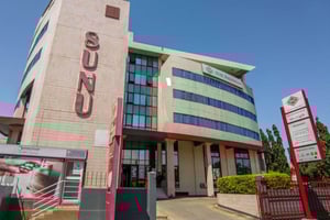 Les employés de la filiale bancaire togolaise de Sunu protestent contre le plan de restructuration en cours. © DR