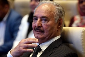 Khalifa Haftar, assiste à une conférence sur le développement et la reconstruction de la Libye, dans la ville de Sebha, le 5 septembre 2024. © Abdullah DOMA / AFP