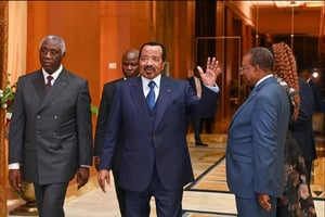 Le Président Paul Biya lors de son message à la jeunesse, le 10 février 2025 au Palais de l’Unité. © FACEBOOK AMBASSADE DU CAMEROUN EN FRANCE