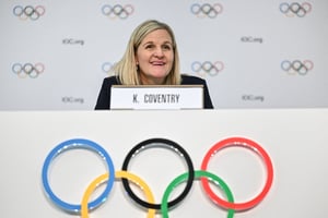 Kirsty Coventry a pris la parole après l’annonce de son élection à la tête du CIO. © Fabrice COFFRINI / AFP