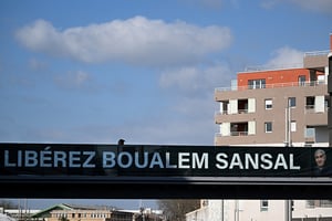 Après Boualem Sansal, c’est maintenant le ministère public algérien qui demande un jugement en appel. © GABRIEL BOUYS / AFP