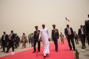 Les 10 et 13 avril 2025, Mahamat Idriss Déby Itno a rétrogradé et radié dix militaires hauts gradés de l’armée tchadienne. © Joris Bolomey / AFP