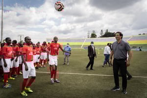 Raí, l’ancien joueur brésilien du PSG, lors de l’inauguration de l’académie de football rwandaise du club parisien, en novembre 2021. © Simon Wohlfahrt / AFP