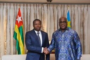 Le président de la République du Togo et médiateur désigné par l’Union africaine pour le conflit dans l’est de la RDC, Faure Gnassingbé, reçu par le chef de l’État congolais, Félix Tshisekedi, à Kinshasa, le 16 avril 2025. © Présidence RDC