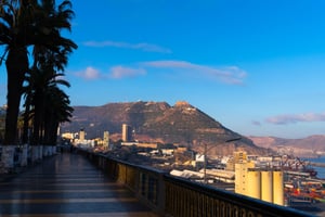 Le boulevard de bord de mer à Oran, en Algérie. © Eric Lafforgue / Hans Lucas via AFP