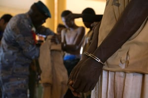 Des prisonniers à gao, au Mali. Image d’illustration. © JOEL SAGET / AFP