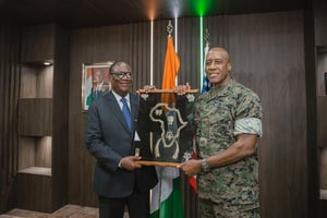 Le général américain Michael Langley avec le ministre ivoirien Téné Birahima Ouattara, le 7 mai 2025. © X USA en français