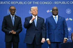 Donald Trump, entouré de Paul Kagame et de Félix Tshisekedi, lors de la signature de l’accord entre la RDC et le Rwanda à Washington, le 4 décembre 2025.