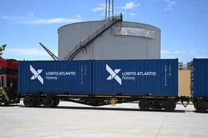 Train de la compagnie Lobito Atlantic Railway (LAR) au port de Lobito, le 4 décembre 2024.