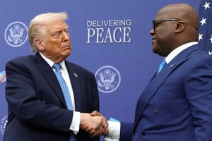 Le président américain Donald Trump et son homologue congolais, Félix Tshisekedi, à l’Institut américain de la paix à Washington, le 4 décembre 2025.