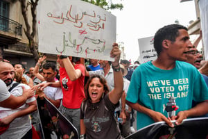 Près de 2 500 personnes ont manifesté à Tunis contre le pouvoir et la dégradation des conditions de vie