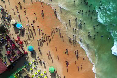 Vue aérienne de la plage de Yoff, à Dakar, en mai 2024. © CEM OZDEL/Anadolu via AFP