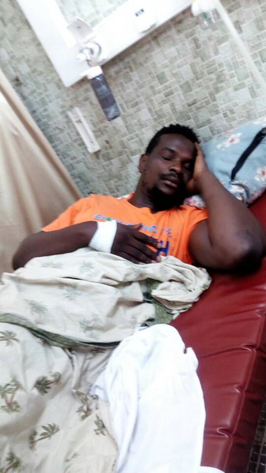 L'activiste Carbone Beni sur son lit d'hôpital le 2 mai 2018. &copy; DR