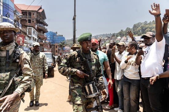 Des soldats du M23 avant le rassemblement du groupe armé sur la Place de l’Indépendance à Bukavu, le 27 février 2025. © YEONGSHIN MUBAWA/EPA-EFE/MAXPPP