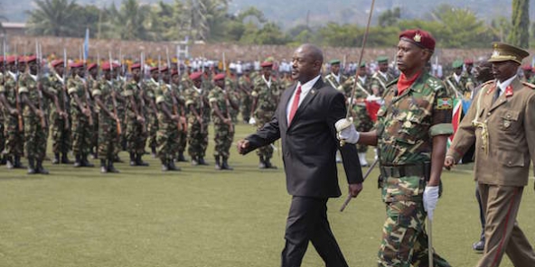 Le président burundais Pierre Nkurunziza au défilé militaire à l'occasion de la fête de l'Indépendance du Burundi, le 1er juillet 2015, à Bujumbura. &copy; Berthier Mugiraneza/AP/SIPA
