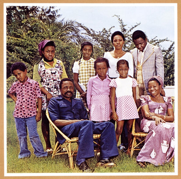 Omar Bongo et sa famille en 1968. &copy; Archives J.A.