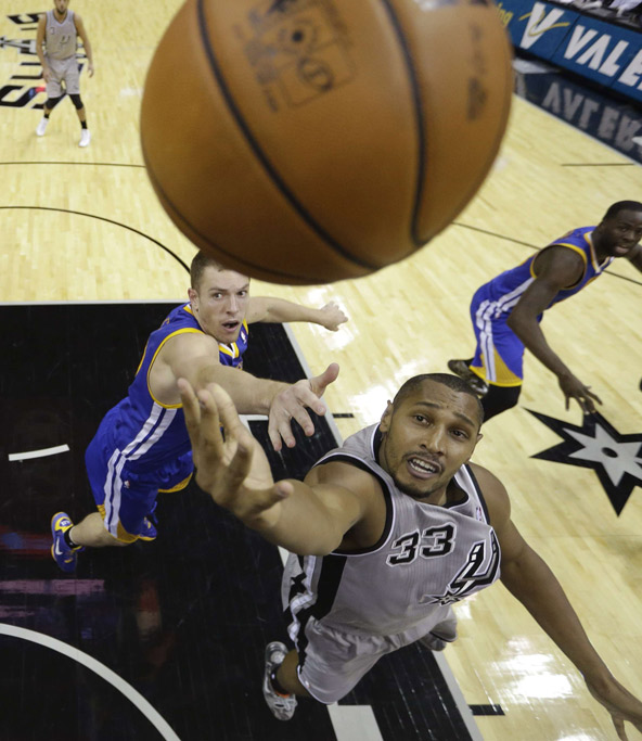 Boris Diaw des Spurs pendant un match de NBA face aux Golden State Warriors, le 8 novembre 2013 à San Antonio. &copy; Eric Gay/AP/SIPA