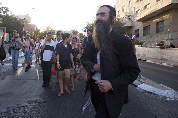 Lors de la Gay Pride de Jerusalem en juillet 2015, le juif ultra-orthodoxe Yishaï Shlissel blesse six personnes, dont une mortellement. &copy; Sebastian Scheiner/AP/SIPA