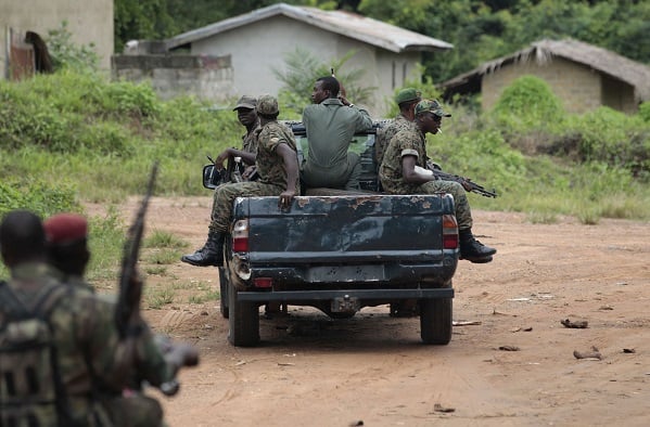 Les Forces républicaines de Côte d'Ivoire, en mai 2011 à Keibly. &copy; Rebecca Blackwell/AP/SIPA