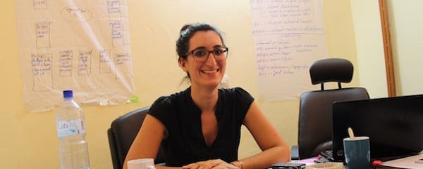 Lisa Barutel dans le bureau de la Fabrique à Ouagadougou. &copy; La Fabrique