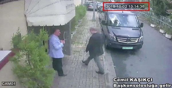 Le journaliste saoudien Jamal Khashoggi a été filmé entrain d'entrer dans le Consulat Saoudien à Istanbul le 2 octobre par les caméras de surveillance. La suite de l'histoire est pleine d'incertitudes. &copy; AP/SIPA