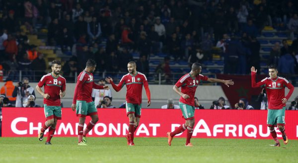 L'équipe marocaine de football fête un but contre la Mauritanie lors du CHAN 2018. &copy; Abdeljalil Bounhar/AP/SIPA