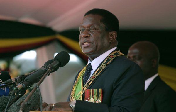 Le président du Zimbabwe Emmerson Mnangagwa prononce son discours lors du 38ème anniversaire des célébrations de l'indépendance au National Sports Stadium à Harare, le 18 avril 2018. &copy; Tsvangirayi Mukwazhi/AP/SIPA