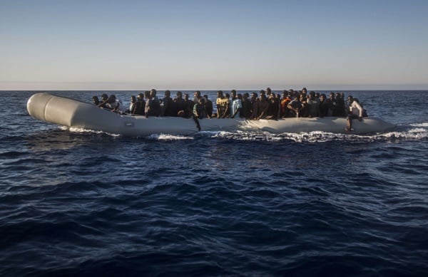 Des migrants subsahariens lors d'une opération de secours en Méditerranée, le 21 juillet 2016. &copy; Santi Palacios/AP/SIPA