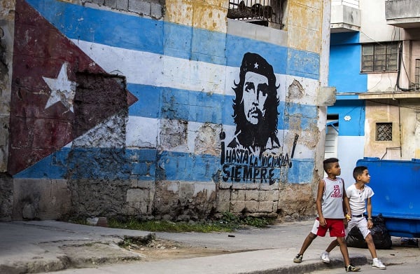 Un portrait du Che sur un mur de La Havane, le 27 novembre 2016. &copy; Desmond Boylan/AP/SIPA