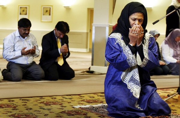 L’Américaine Amina Wadud conduit la prière du vendredi, à Oxford (Royaume-Uni), en octobre 2008. &copy; Kirsty Wigglesworth/AP/SIPA