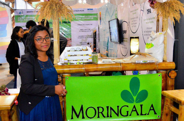 Olivia et sa start-up Moringala sont présents à une diversité de foires et de salons pour faire la promotion de leurs produits &copy; YWLP