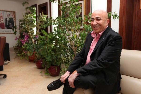 Abdelwahab Ben Ayed à son bureau, le 5 novembre 2010, à Ezzahra, Tunisie. &copy; Ons Abid pour Jeune Afrique