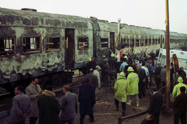 Un incendie provoqué par un petit réchaud s'est propagé à sept wagons en Égypte en 2002. &copy; AFP