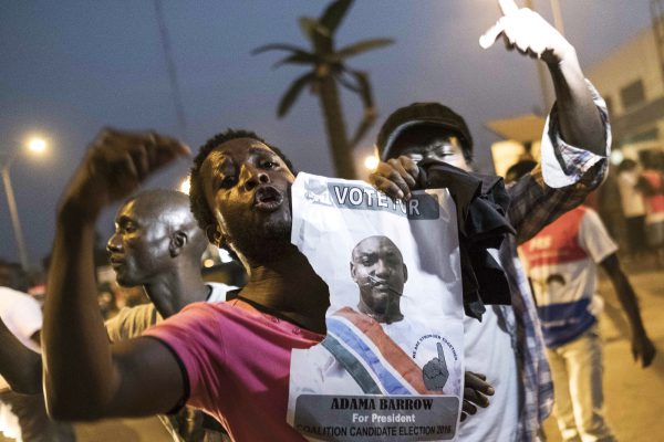 Le 19 janvier, dans le quartier de Westfield, à Banjul, on célèbre l’investiture d’Adama Barrow. &copy; STR/AFP