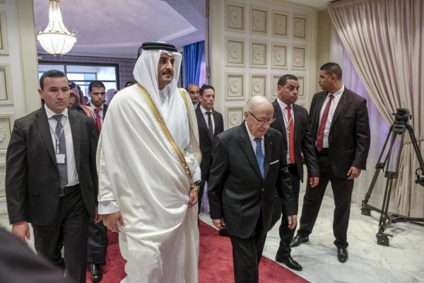 L’émir du Qatar, Tamim Ibn Hamad Al Thani, avec le président tunisien, Béji Caïd Essebsi, le 29 novembre 2016, à Tunis. &copy; Nicolas Fauqué pour JA