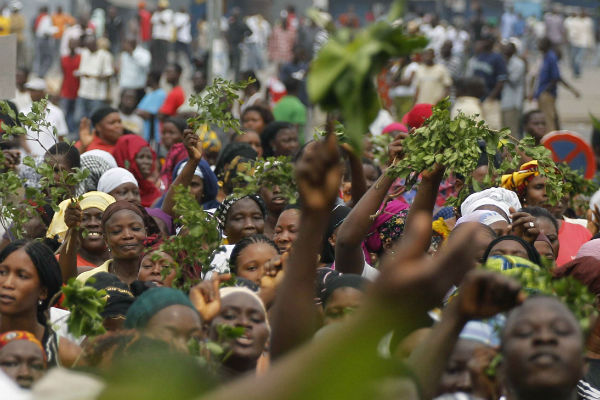 Manifestation à Abobo, le 8 mars 2011, une semaine après la répression de la marche des femmes qui a fait sept victimes. &copy; Rebecca Blackwell/AP/SIPA
