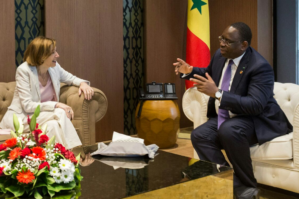 Macky Sall, président sénégalais, lors d'une rencontre avec la ministre française des Armées, Florence Parly, lors du Forum de Dakar. &copy; DR / Ministère français des Armées