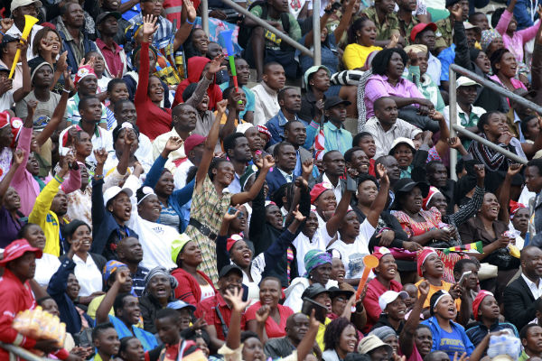 La foule, lors de l'investiture d'Emmerson Mnangagwa à Harare. &copy; Tsvangirayi Mukwazhi/AP/SIPA