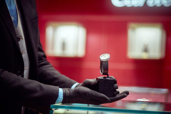 La boutique Yuxe West Africa, à Abijdan, offre une sélection de marques de joaillerie et d’horlogerie. &copy; Issam Zejly &#8211; Truthbird Medias pour JA