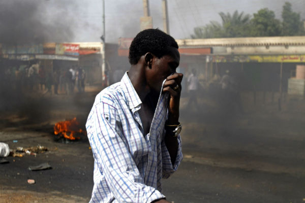 Lors des manifestations de 2013 à Kadro, près de Khartoum. &copy; Abd Raouf/AP/SIPA
