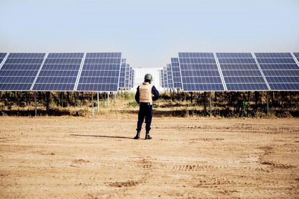 La centrale de Zagtouli devient la plus grande ferme solaire d’Afrique de l’Ouest. Ici lors de l’inauguration, le 29 novembre 2017. &copy; PNUD Burundi/Aude Rossignol/2014