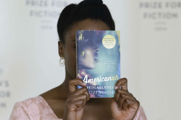 Chimamanda Ngozi Adichie présente son livre Americanah lors du Royal Festival Hall, à Londres en 2014. &copy; Kirsty Wigglesworth/AP/SIPA