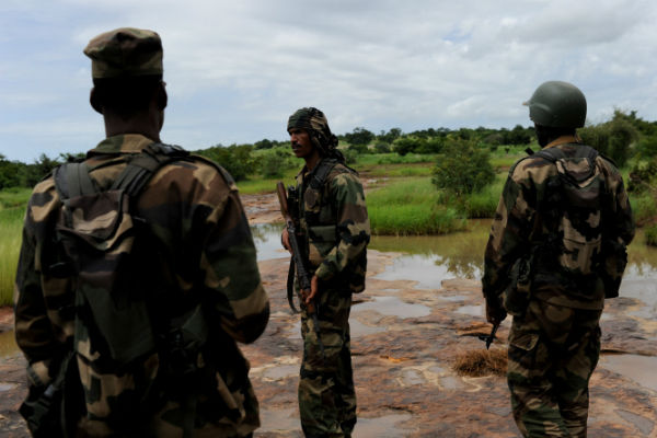 Des soldats maliens à l'entraînement, à Koulikoro en 2013. &copy; Emilie Raignier pour Jeune Afrique