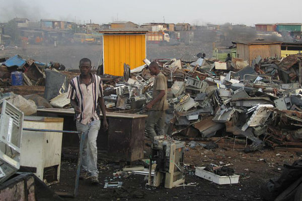 A Agbogbloshie, au Ghana, sur un site de stockage de déchets électroniques en 2011. &copy; Creative Commons / Wikimedia / Marlenenapoli
