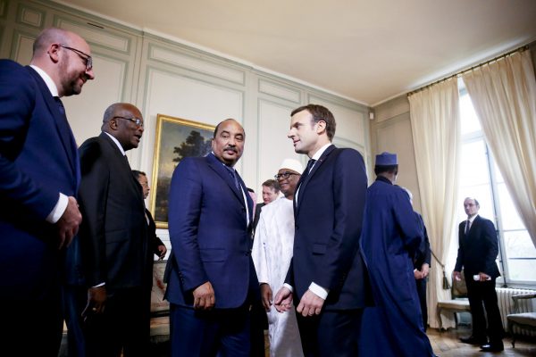Lors d’une réunion de soutien au G5 Sahel organisée à l’initiative d’Emmanuel Macron, le 13 décembre 2017, au château de La Celle-Saint-Cloud, près de Paris. &copy; HAMILTON/REA