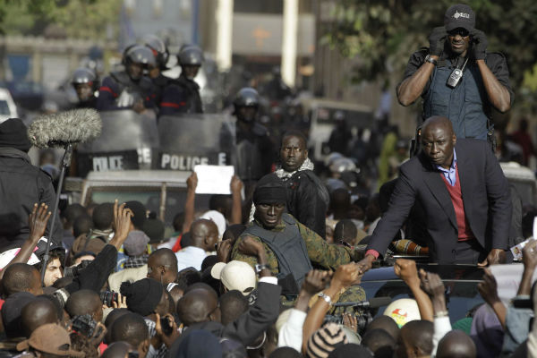 Idrissa Seck, lors de la campagne présidentielle de 2012, se rendant à un meeting à Dakar. &copy; Rebecca Blackwell/AP/SIPA