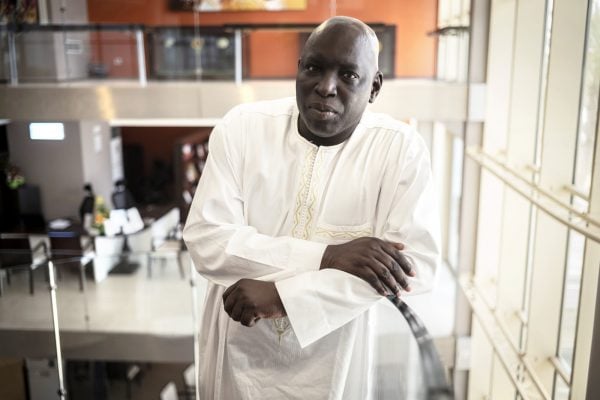 « De nombreux Sénégalais sont tétanisés à l’idée de s’exprimer sur le sujet », affirme Madiambal Diagne directeur du Quotidien,à Dakar, en juin. &copy; Sylvain Cherkaoui pour JA