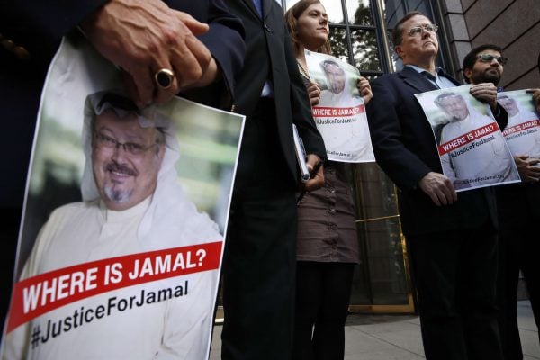 Des manifestants à la recherche de la vérité concernant la disparition du journaliste saoudien Jamal Khashoggi le 2 octobre au consulat saoudien d'Istanbul. &copy; Jacquelyn Martin/AP/SIPA